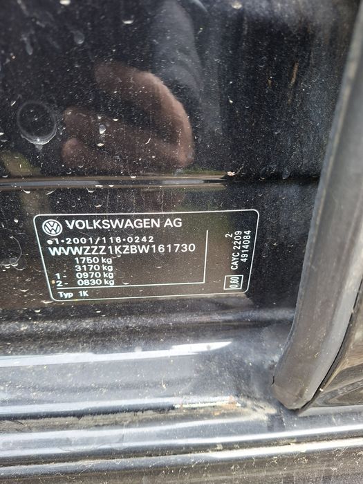 Голф  6 1.6 тди 105 коня 2010 година