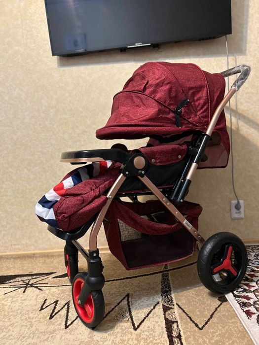 Коляска новая подарили