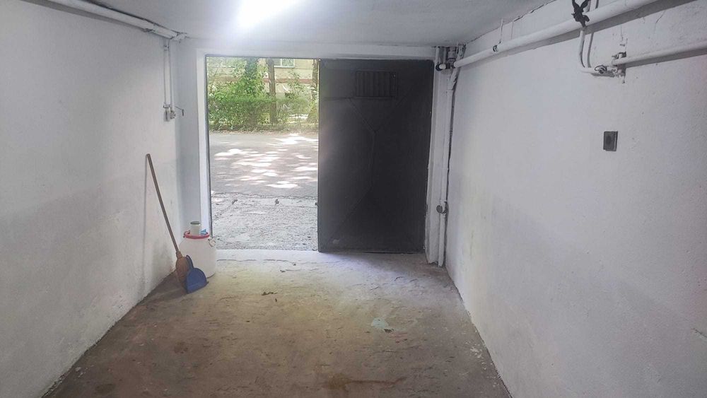Inchiriez garaj zona Piata Traian