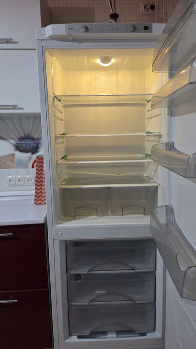 Двухкамерный холодильник