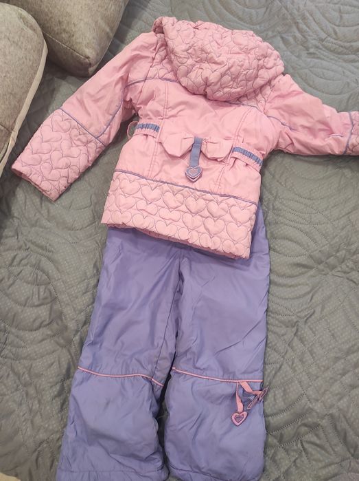 Продам демисезонный комбинезон для девочки