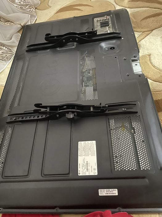 Телевизор LG б/у в хорошем состоянии , рабочий