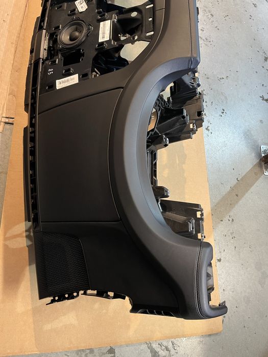 Plansa bord porsche cayenne 2024