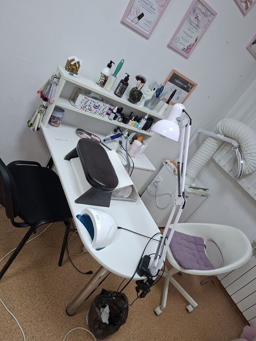 Продам стол для маникюра