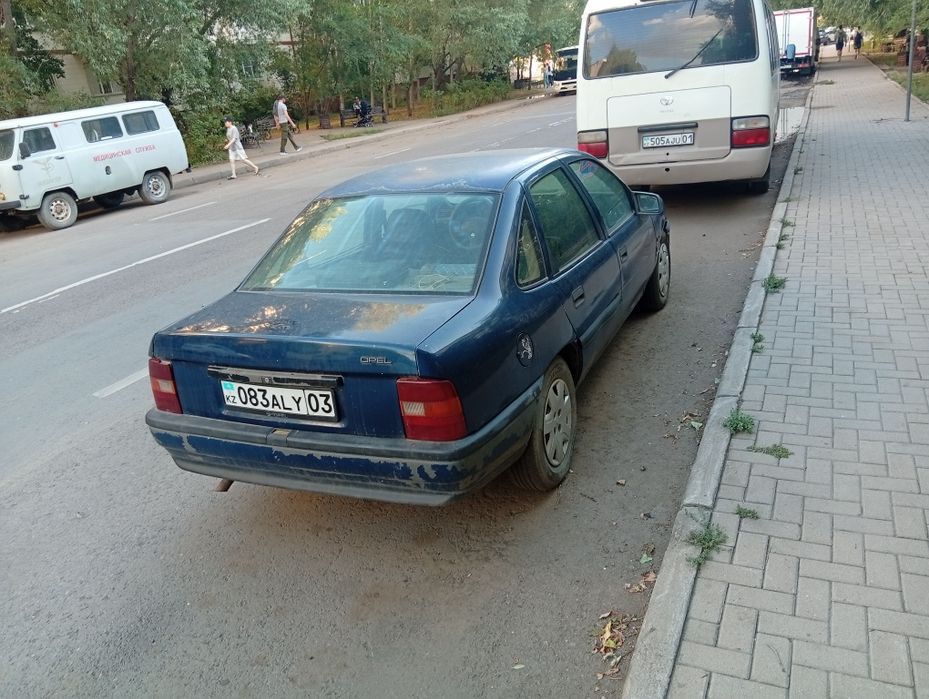 Машина авто  1.6