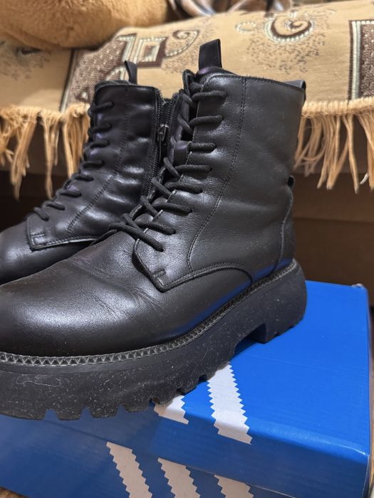 Продам зимние ботинки