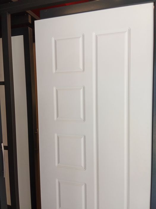 Продавам  вътрешни интериорни Врати ,  София , Велико Търново от160 ев