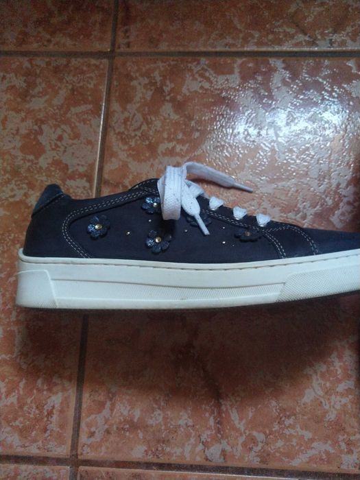 Vând pantofi piele mar. 34