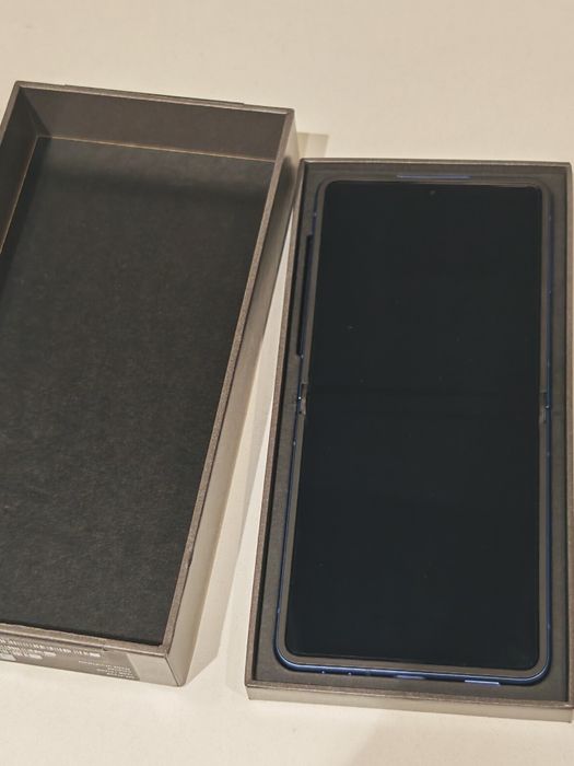 Samsung Galaxy Z Flip 7 - 512GB