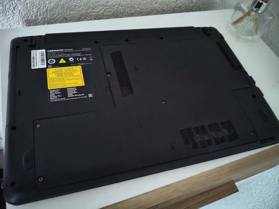 Akoya E6424 i5 gen 6