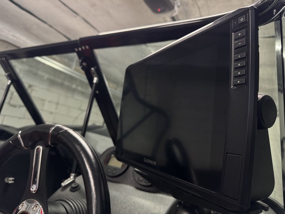 Garmin Echomap 122sv si Livescope LVS34 and GLS10