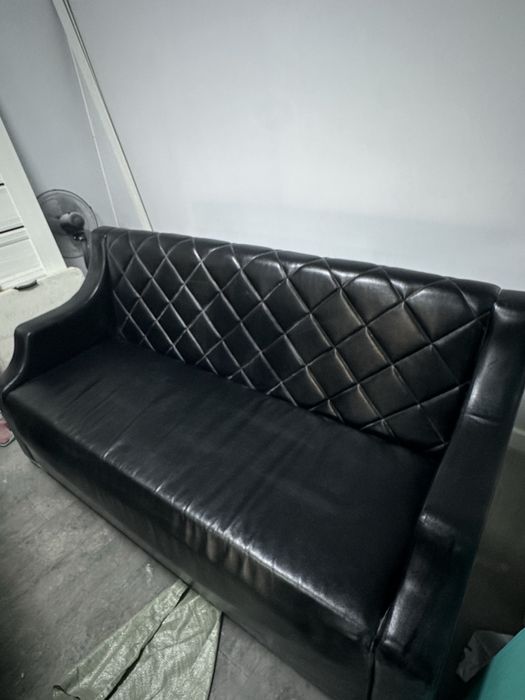 Диван кожаный для офиса