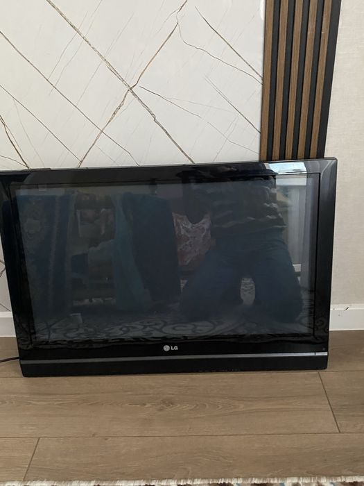Телевизор LG продам