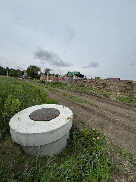 Pamant 5 ari in Itcani Intravilan cu toate utilitatile