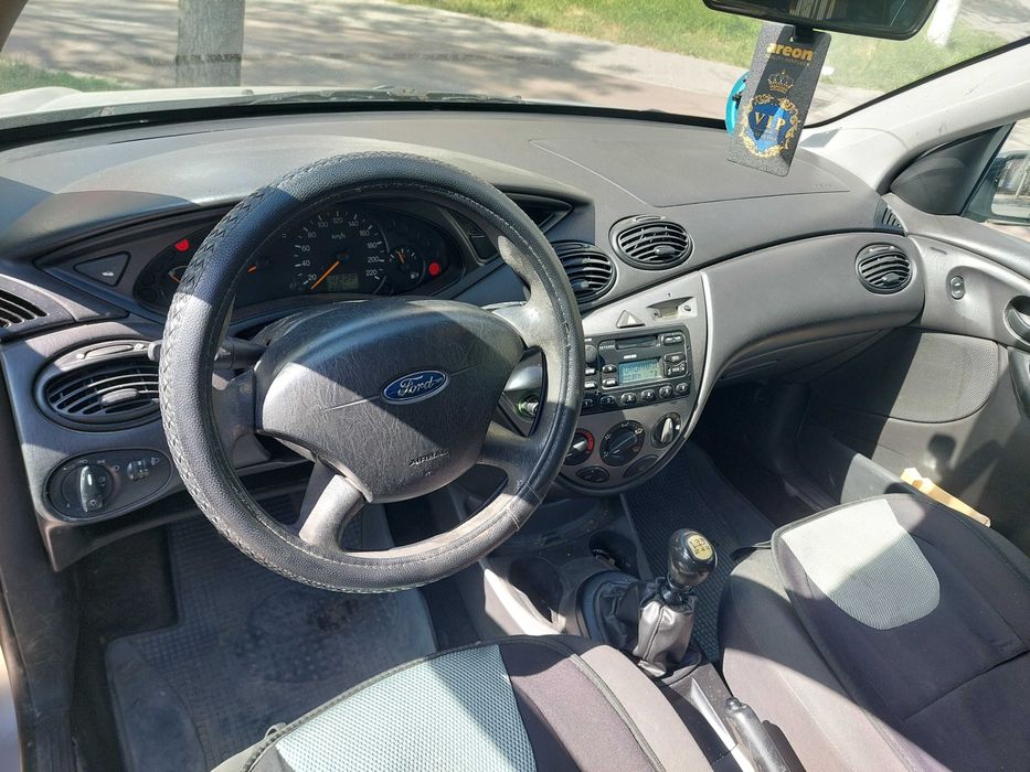 FORD Focus 2002 — imagine 5
