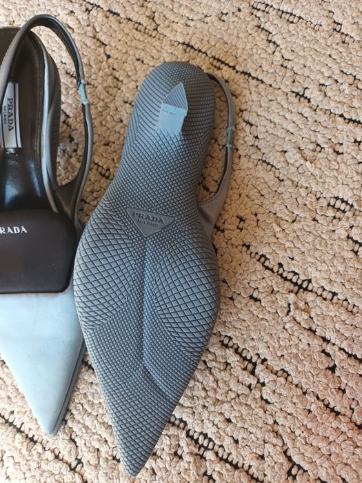 Prada сандали сатен