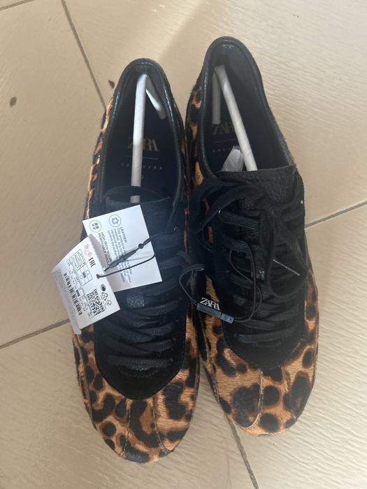 Нови сникърси Зара