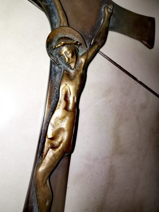 Бронзово разпятие 22х12 см религиозно художествено изкуство уникално