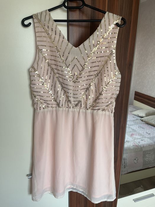 Дамска рокля с колан