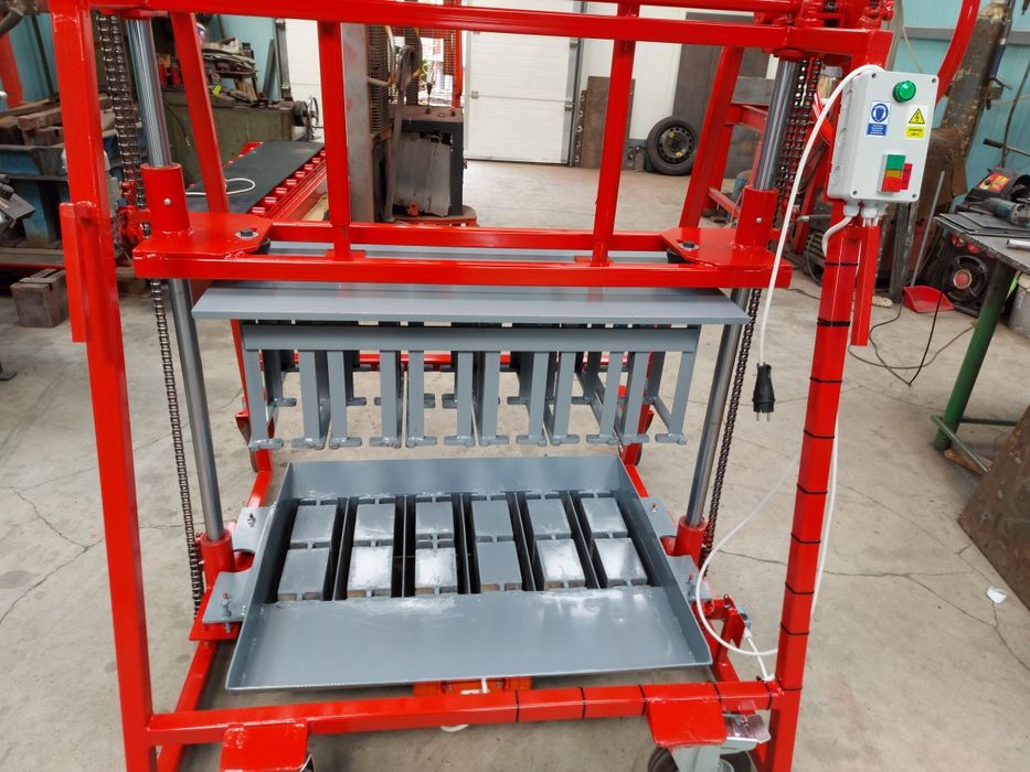 Presa / Masina /Vibropresa  boltari