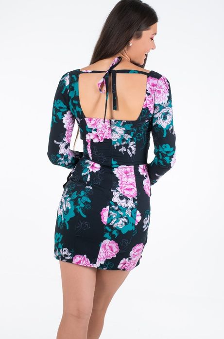 Нова рокля Guess M размер