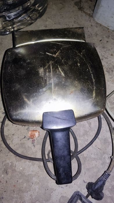 Продаётся вафельница СССР бу