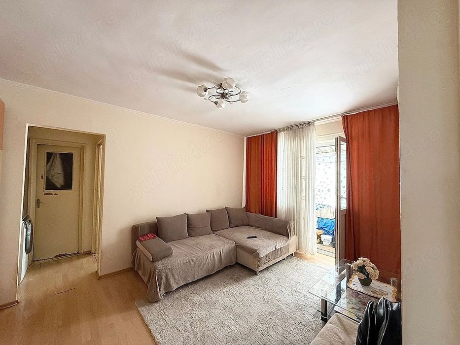 Apartament 2 camere Rogerius de vanzare