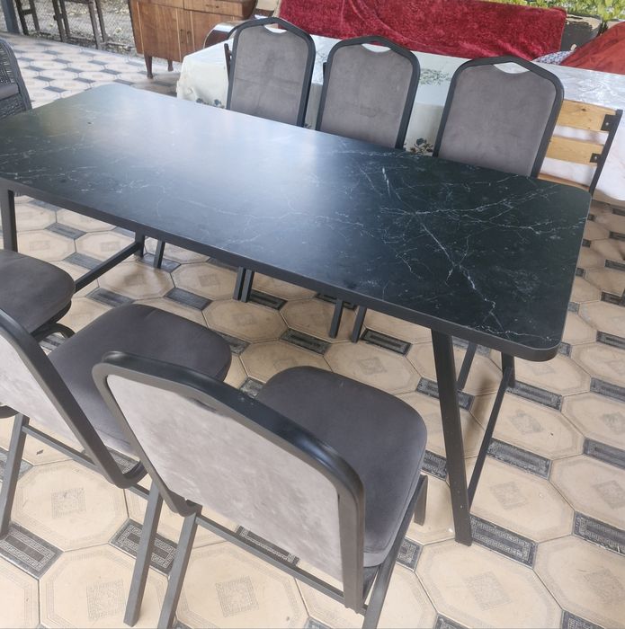 Продается стол и 6 стульев