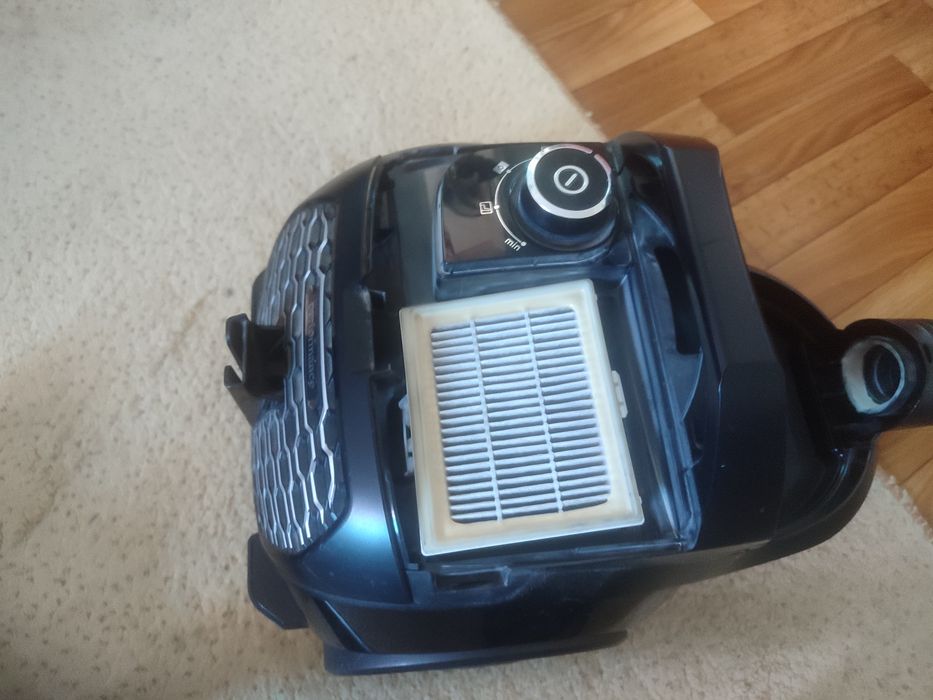 Пылесос  Bosch Bagles Vacuum Cleaner serie|4