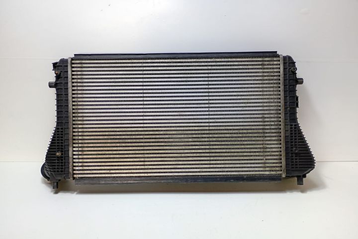 Radiator  intercooler 1K0145803L Volkswagen VW Golf Plus prima genera