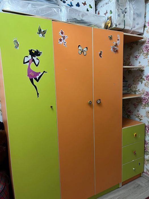 Шкаф четырех дверный состояние хорошее