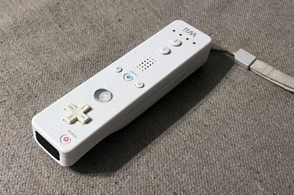 Controller Nintendo Wii original RVL 003 alb cu curea