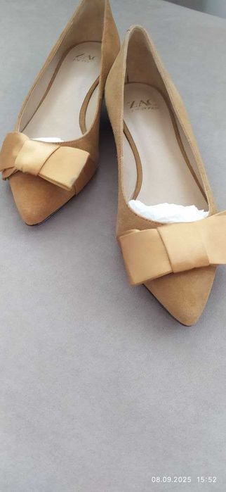 Продаю новые замшевые женские туфли-балетки 39,5 размера