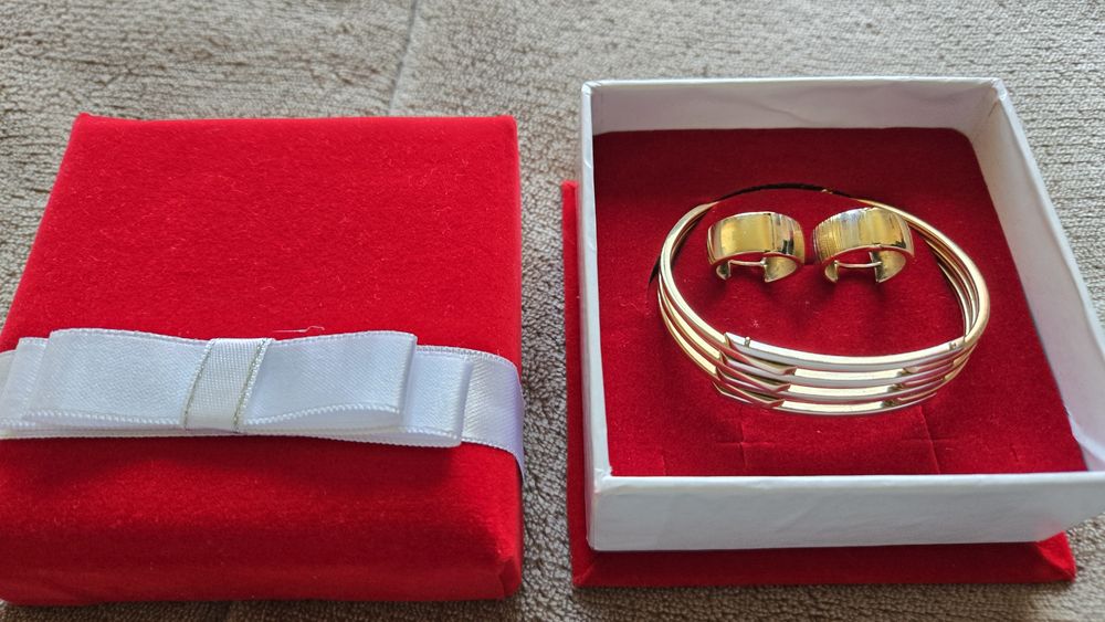 Златна дамска гривна 14,8 грама