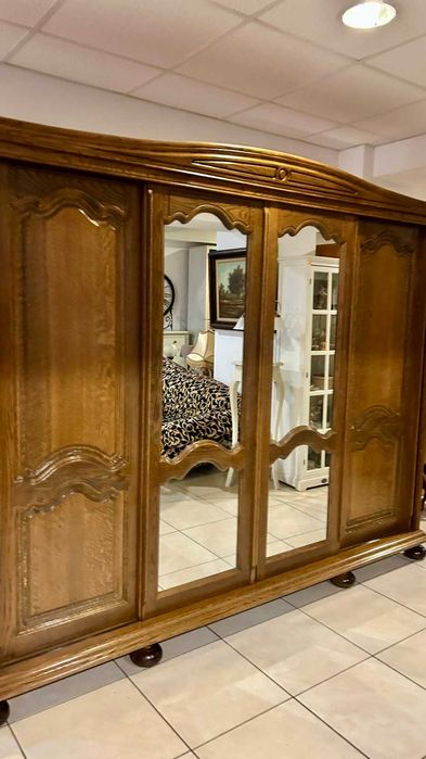 Гардероб от масивно дърво с плъзгащи врати Холандия