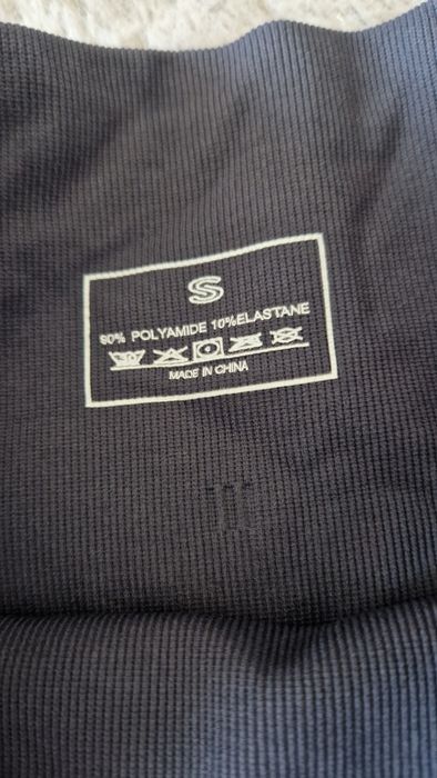 Colanți talie înaltă,la spate încrețit cu efect push-up.