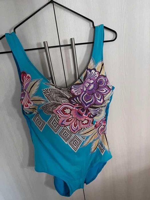 Costum de baie - Cupa E