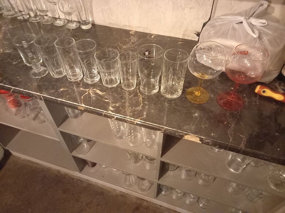 Бокалы, стаканы, кружки