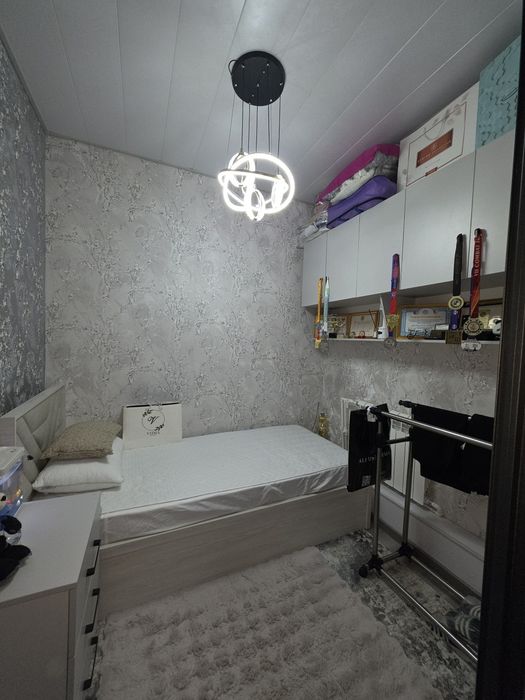 Срочно продается квартира Авиосозлар 1 ,1в2/4/4
