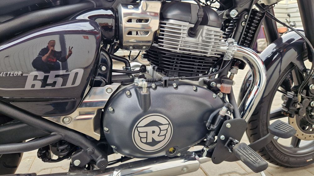 NOU Royal Enfield Super Meteor 650 2025 motocicleta moto RATE