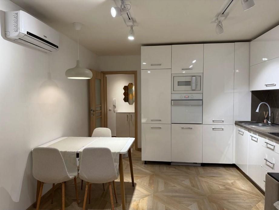 Дава се под наем Двустаен апартамент в София, Студентски град - 65 кв.м за 650 € - Снимка #2