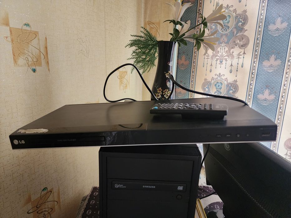 DVD проигрыватель LG