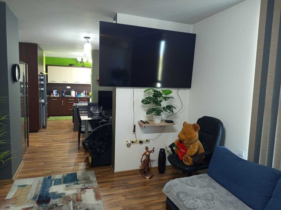 Отдава под наем тристаен апартамент до Манастира