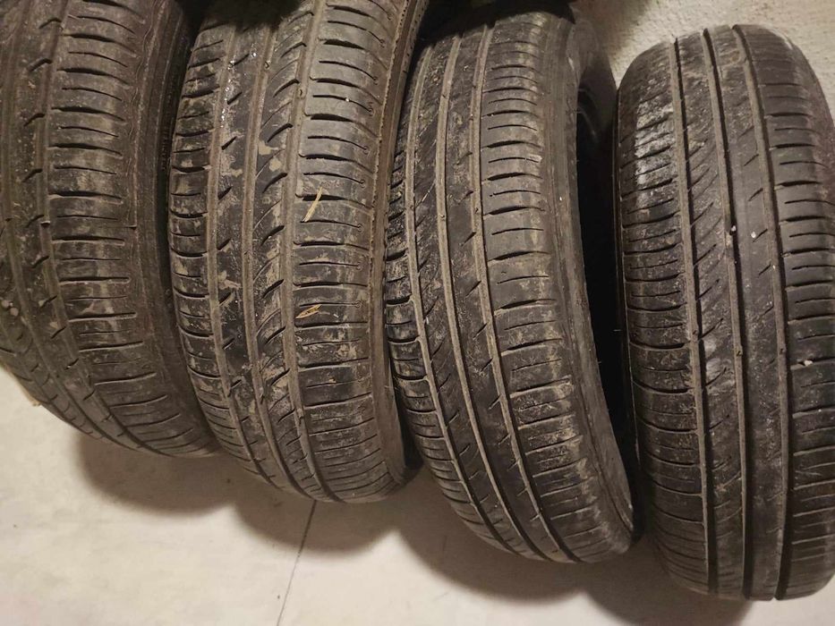 Продавам съхранявани в мазе 4бр гуми KUMHO 175/70  R14