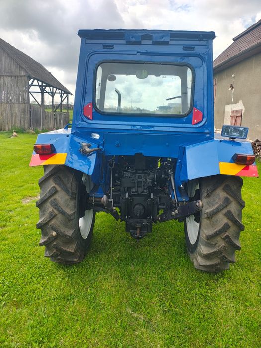 Tractor UTB 445 cu cabina