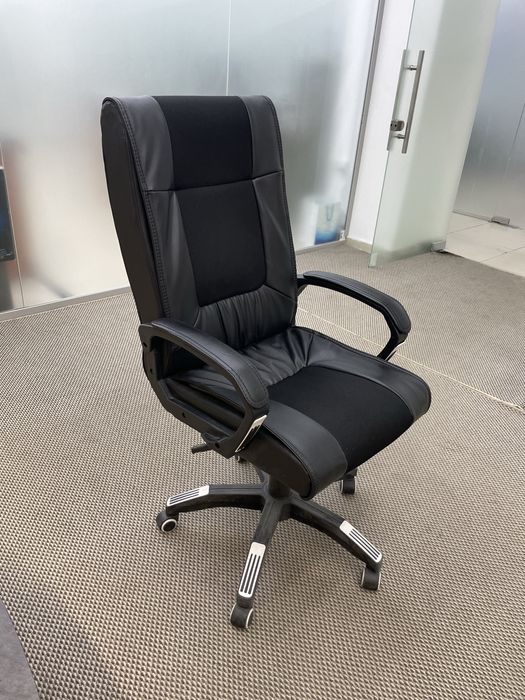 Срочна продам диван офисный мебель