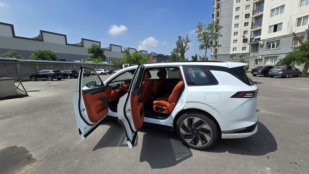 Dongfeng Ep 008 Max Гибрид