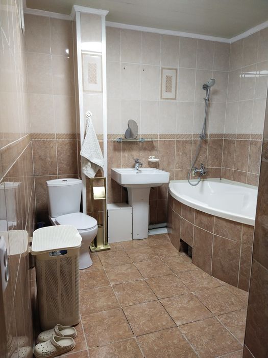 4 мкр, 2 этаж, 82.7 м²