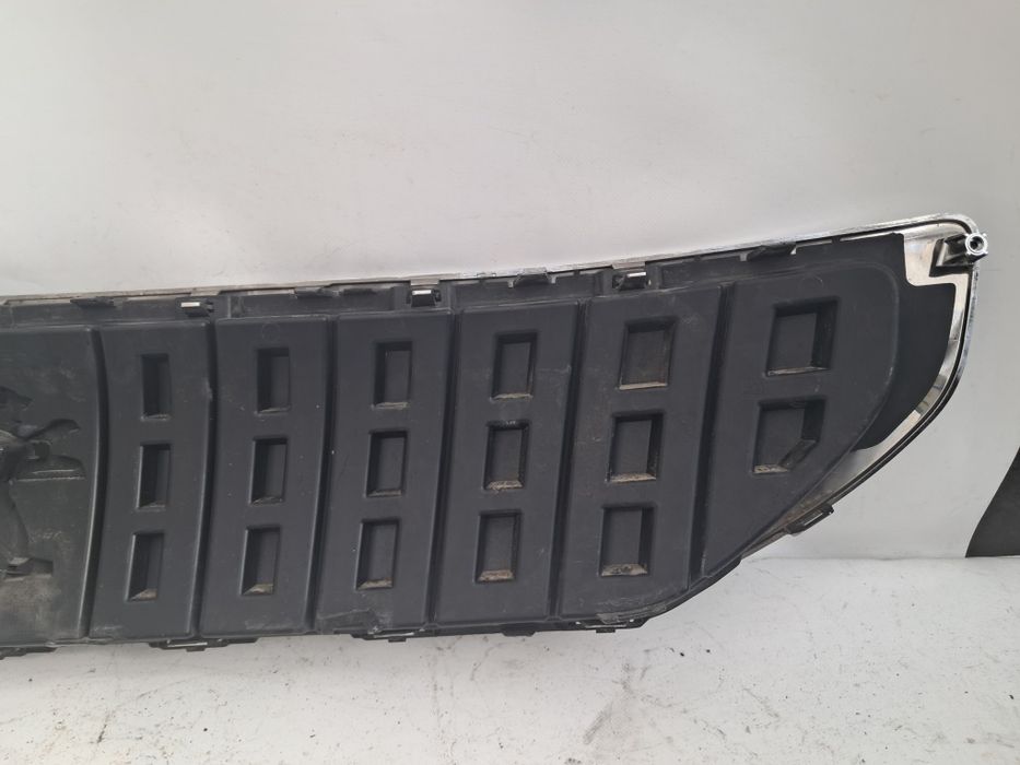 Грил решетка  Peugeot Expert  2016/2022г