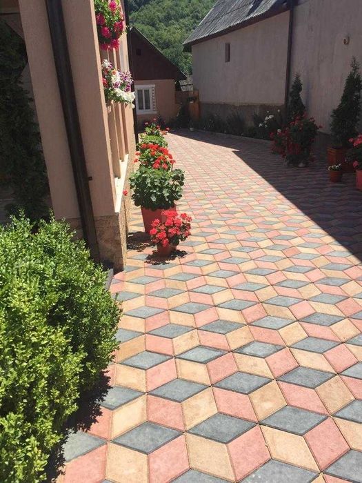 Pavaje curți și alei de la 120 lei/mp | Lucrare completă + borduri